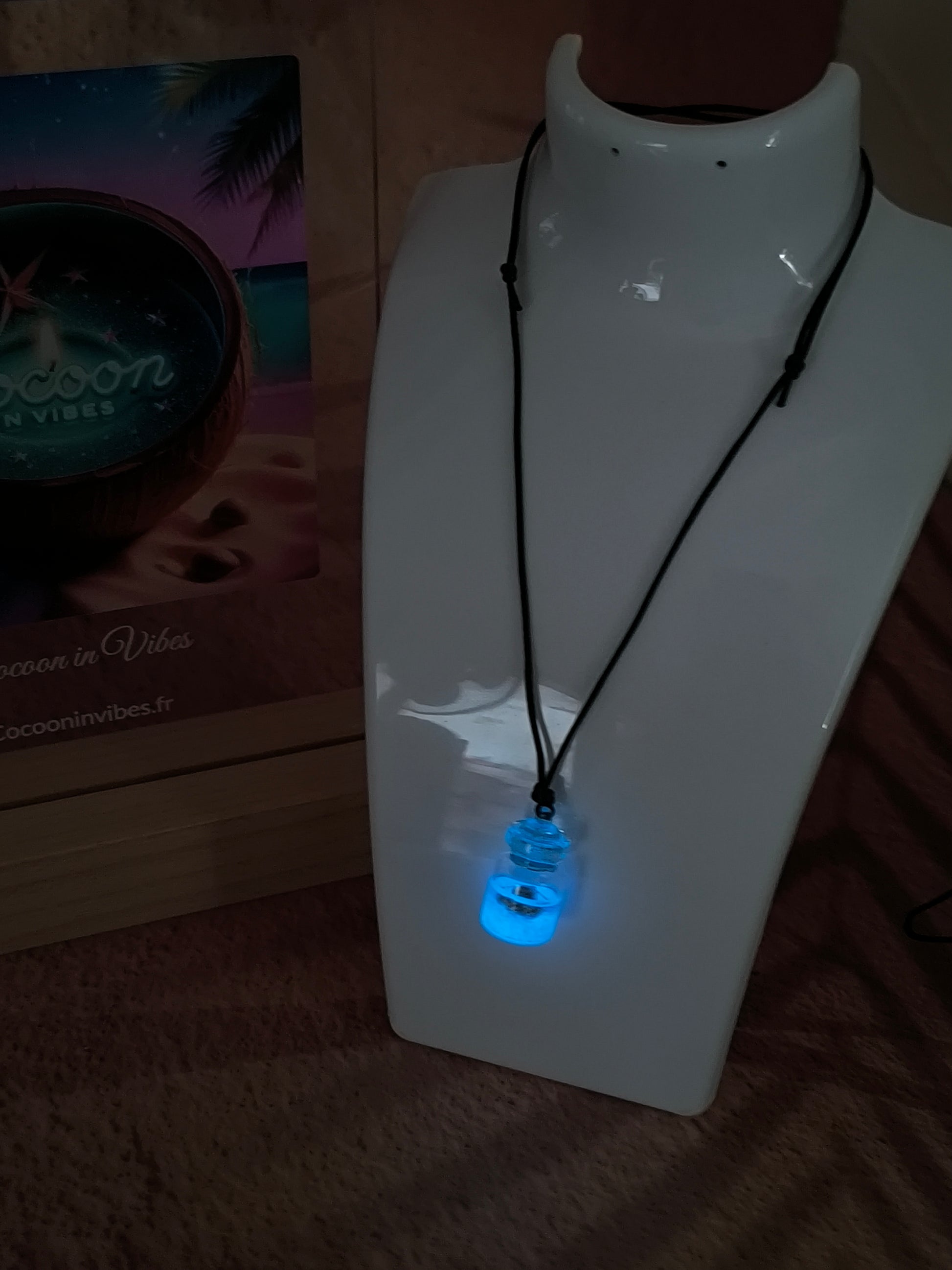 Colliers Phosphorescents Fiole Coquillage – Création Artisanale Cocoon In Vibes