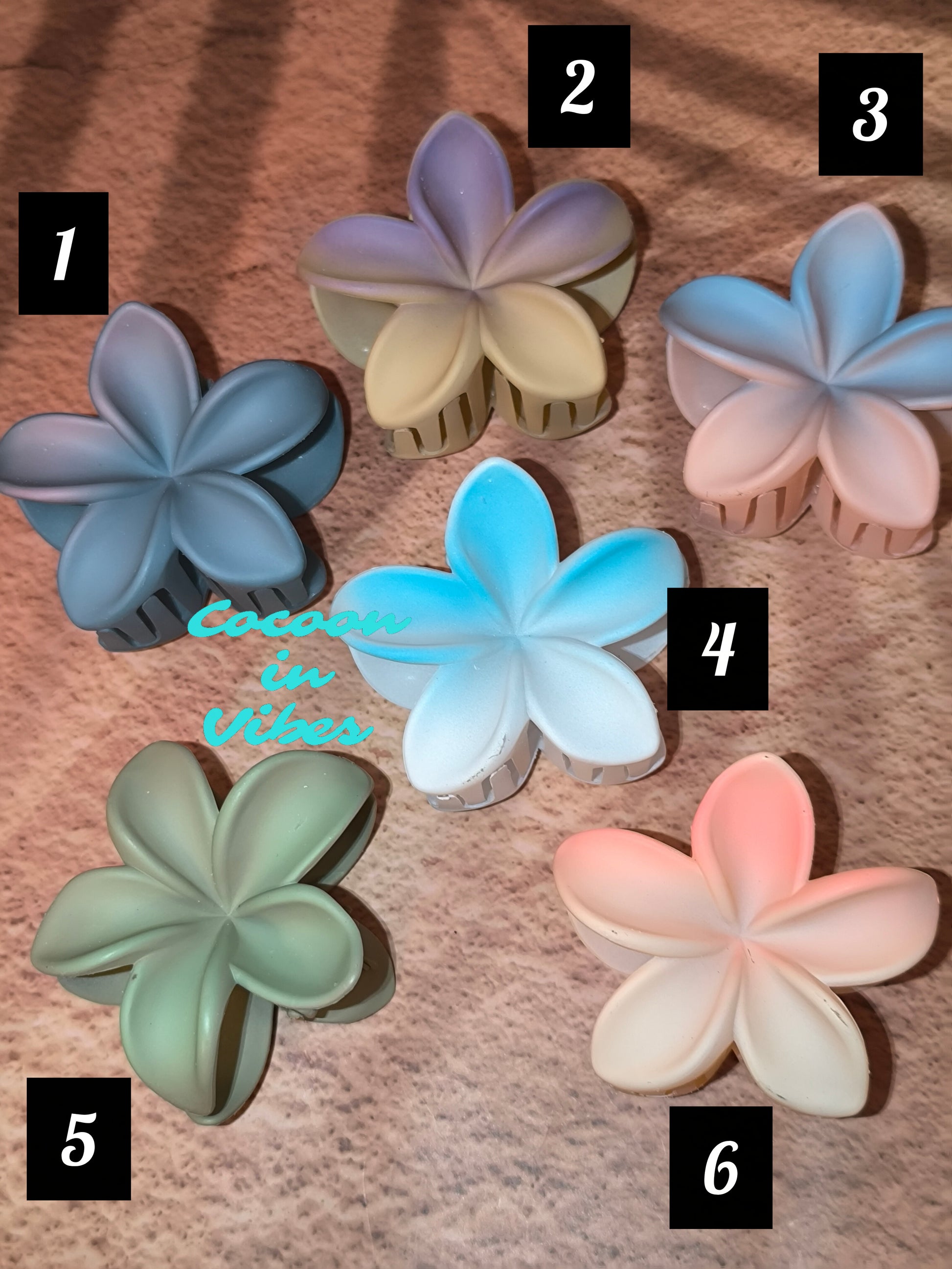 Pinces fleurs de Monoï dégradées 6 cm – Évasion sous les Tropiques… dans vos cheveux !