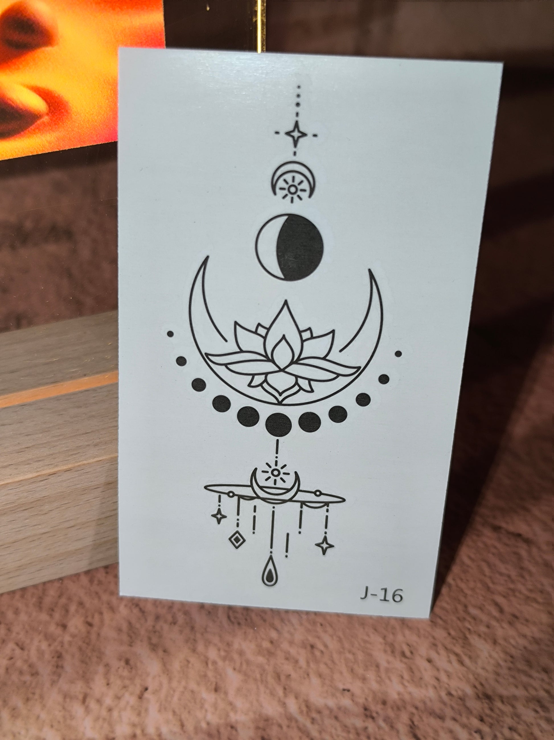 Tatouages Éphémères Spirituels – Fins, Discrets et Inspirants