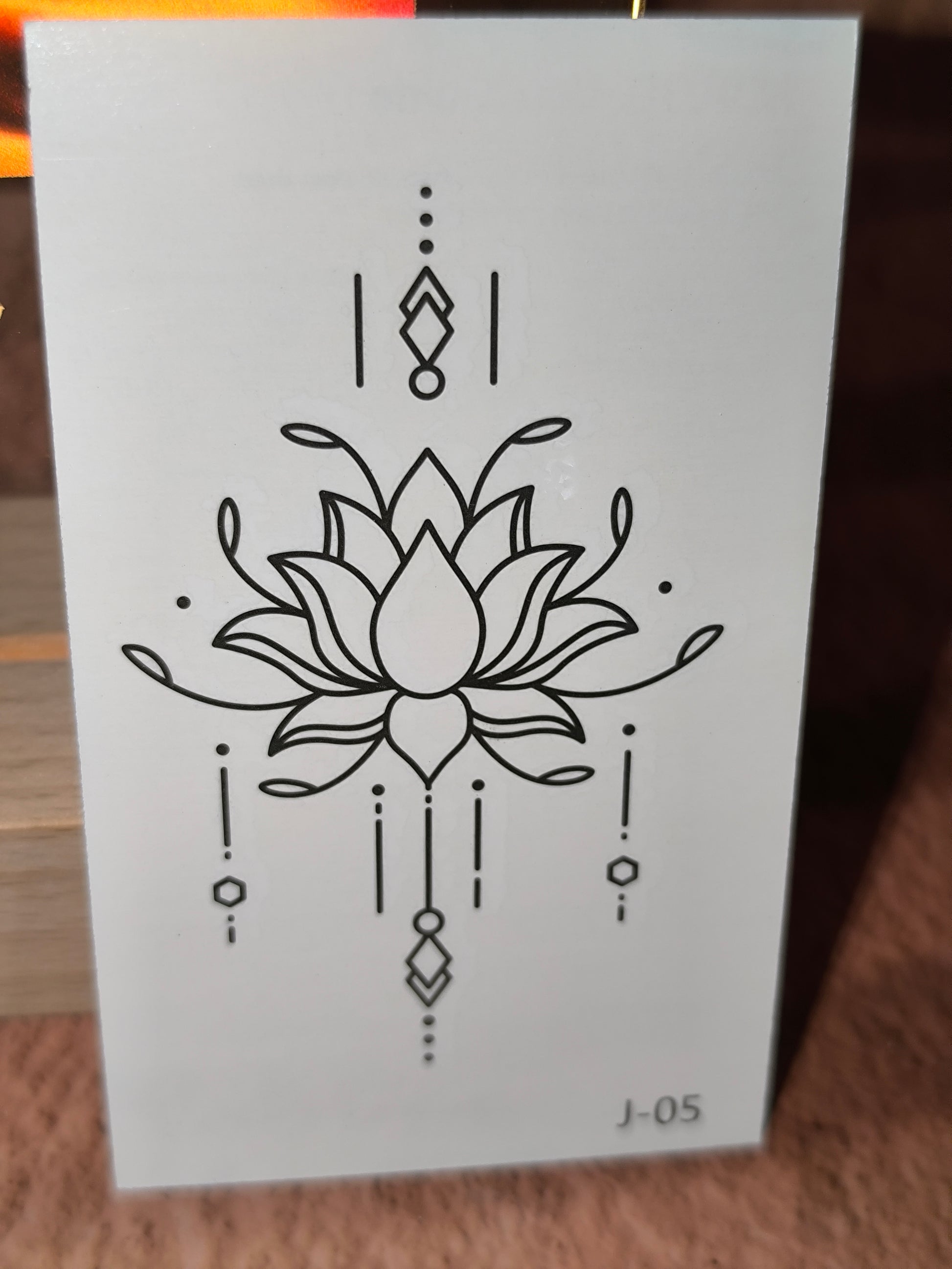 Tatouages Éphémères Spirituels – Fins, Discrets et Inspirants