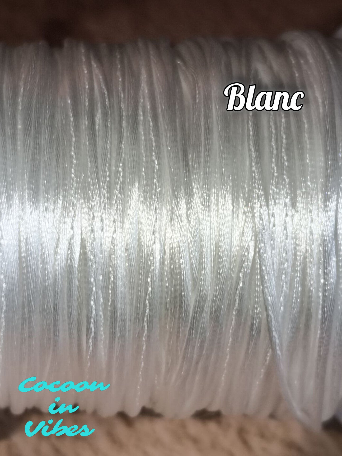 Bracelet Artisanal “Dentelle Satinée" – Parsemé de petits Cœurs