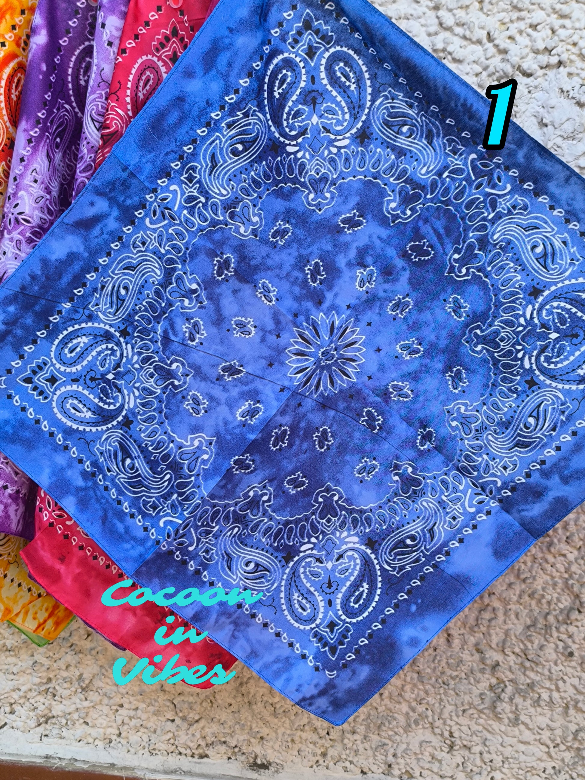 Les Bandanas Tie & Dye – Quand les couleurs dansent