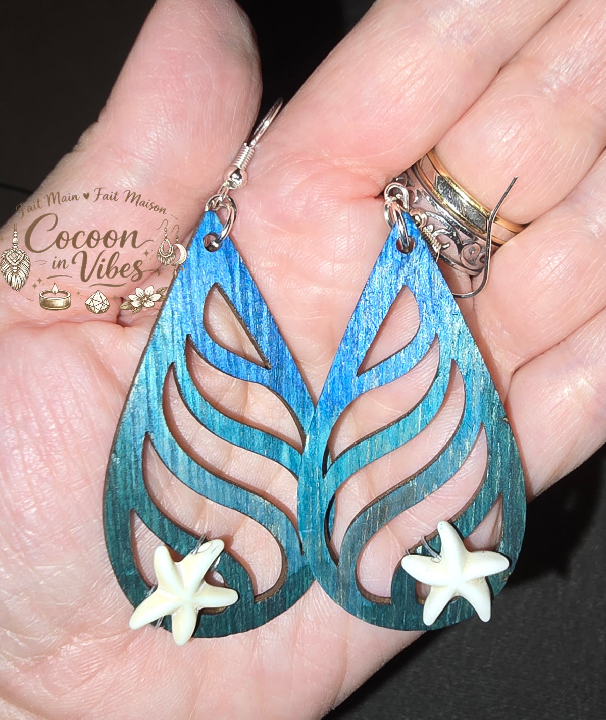 Boucles d'oreilles artisanales en bois "Trésor des Flots"