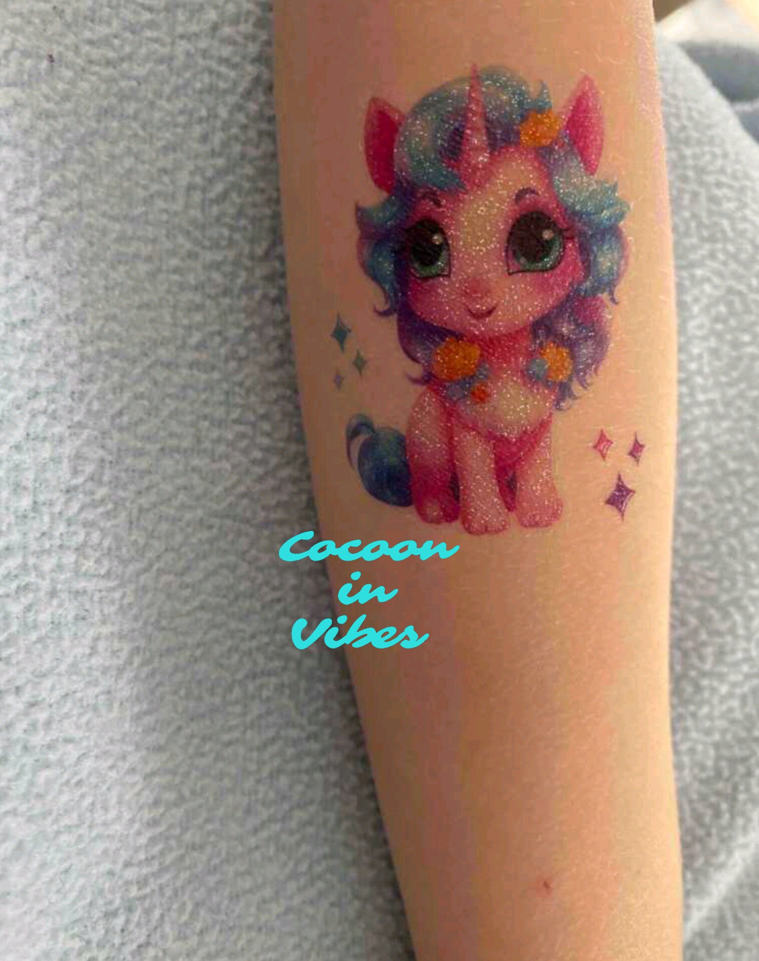 Tatouages Éphémères Sirènes & Licornes Pailletées – Un Monde Magique sur la Peau !