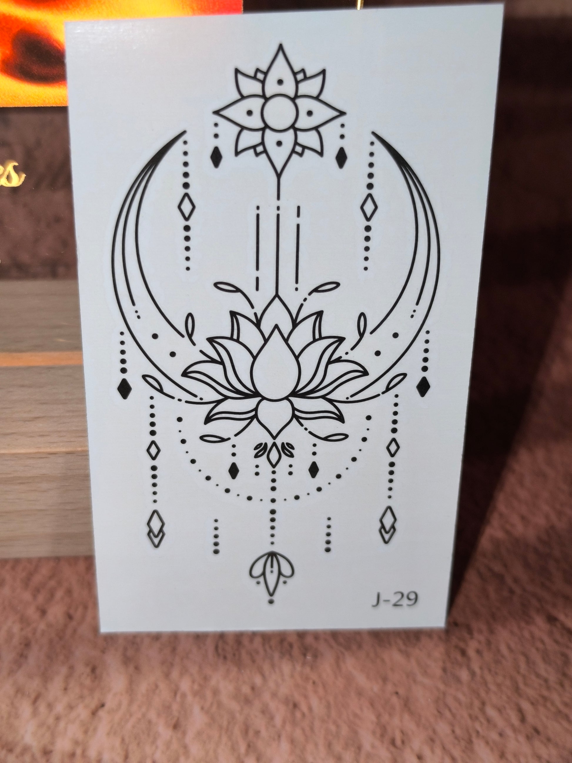 Tatouages Éphémères Spirituels – Fins, Discrets et Inspirants